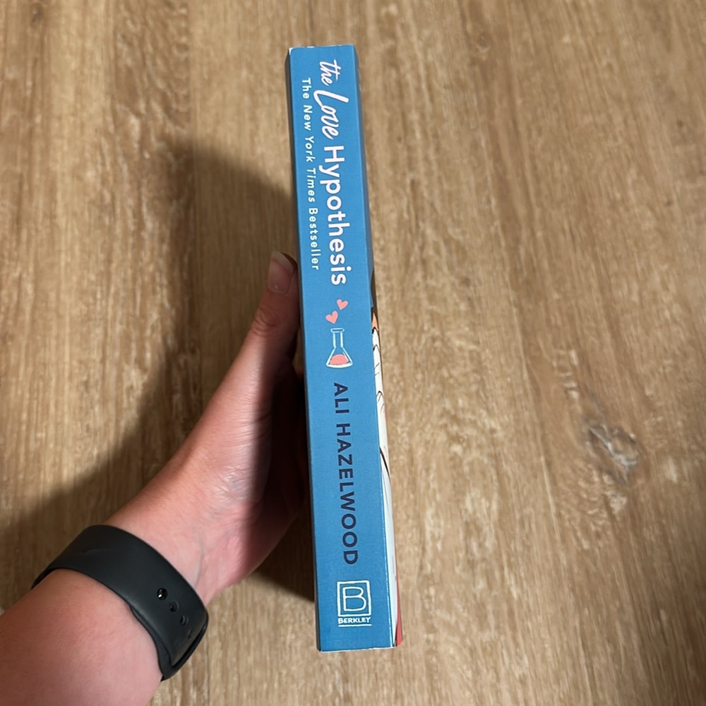 The Love Hypothesis Novel by Ali Hazelwood - Picture 3 of 6